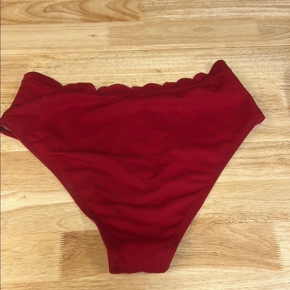 Scalloped high waisted bikini - Picture 3 of 8